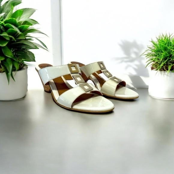 Sofft Spezia Patent Leather Wedges - Picture 1 of 7